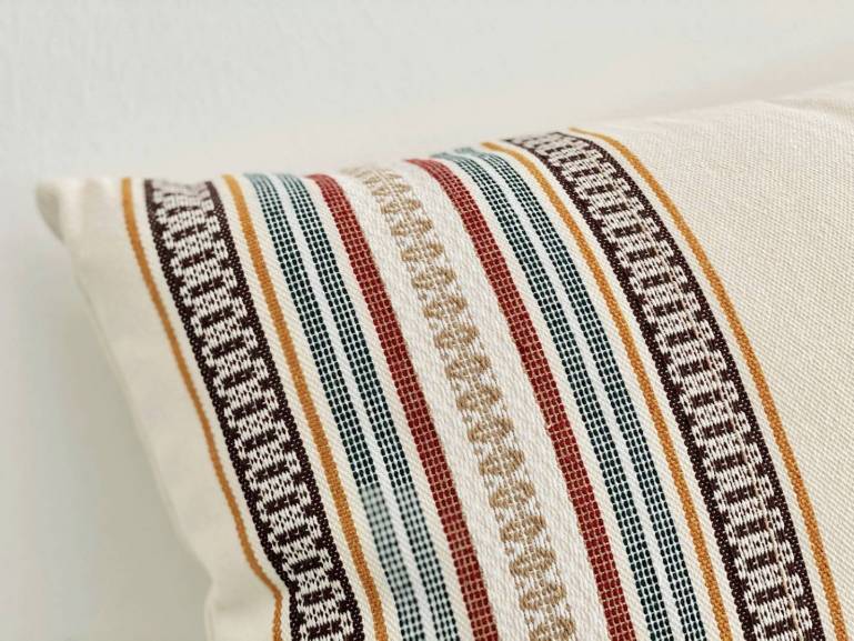 Cojín raya marrón 4060