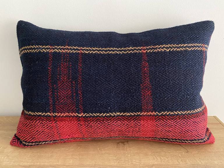 Kilim tartán azul y fucsia...
