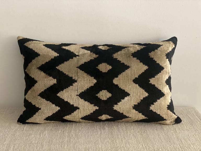 Cojín velvet + ikat 35x60
