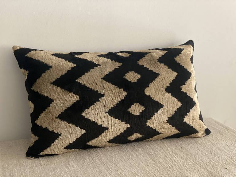 Cojín velvet + ikat 35x60