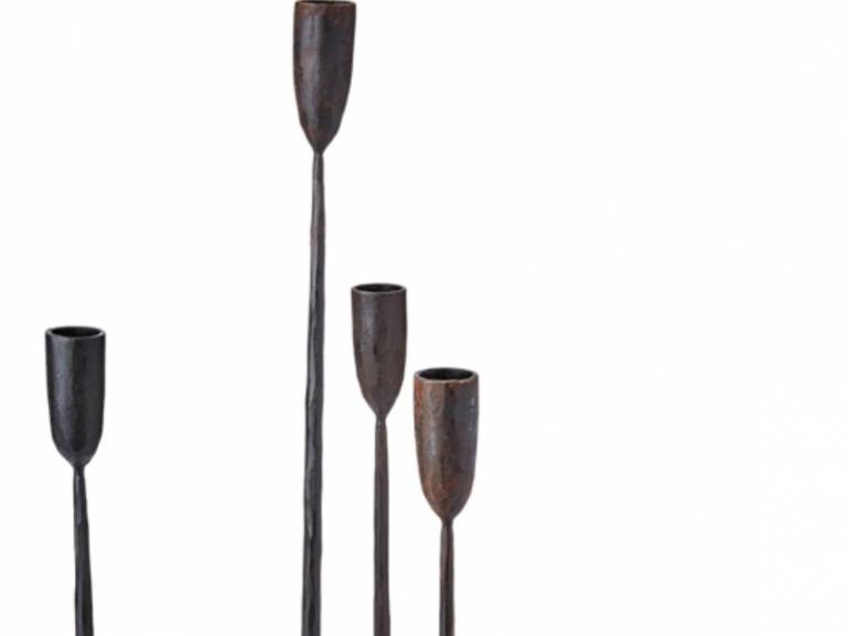 Candelabro alto negro