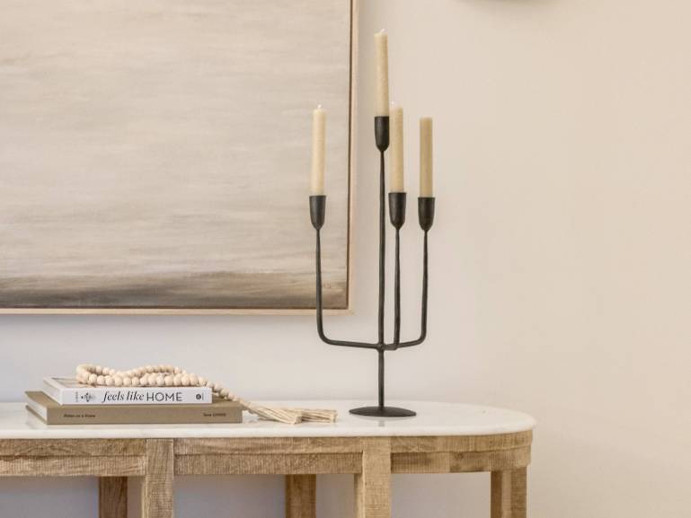 Candelabro alto negro
