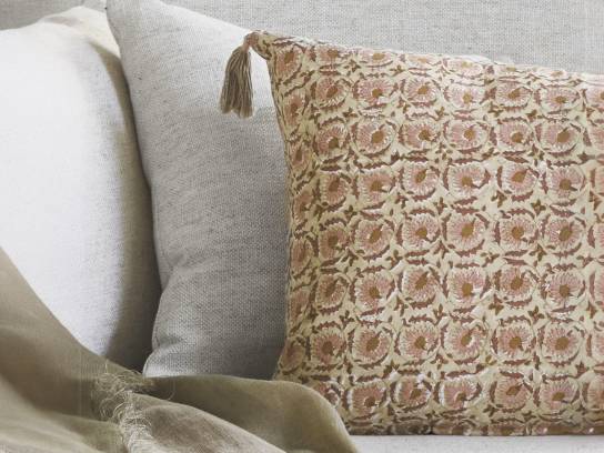 Cojín floreado 5050